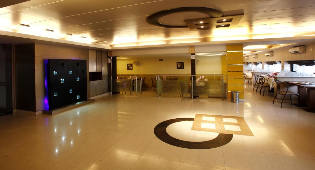Shivoy Hotel جوراكبور المظهر الخارجي الصورة