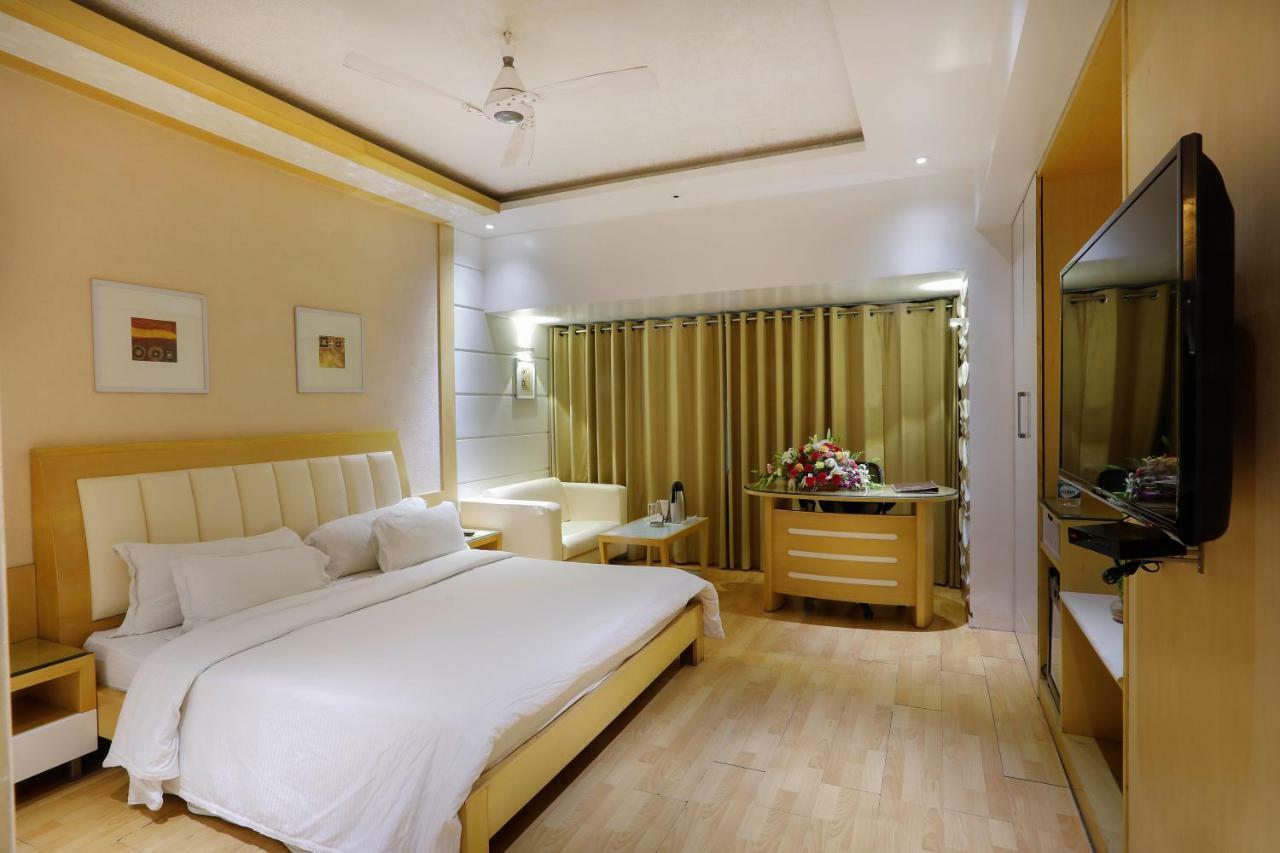 Shivoy Hotel جوراكبور المظهر الخارجي الصورة
